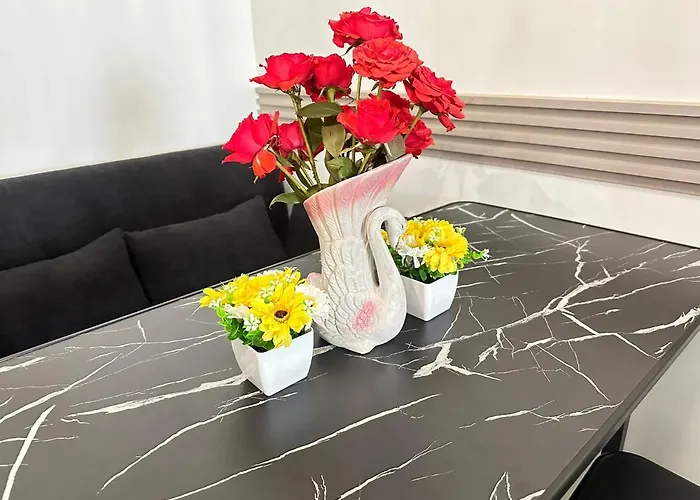 Aparthotel Group-friendly With Mall Access