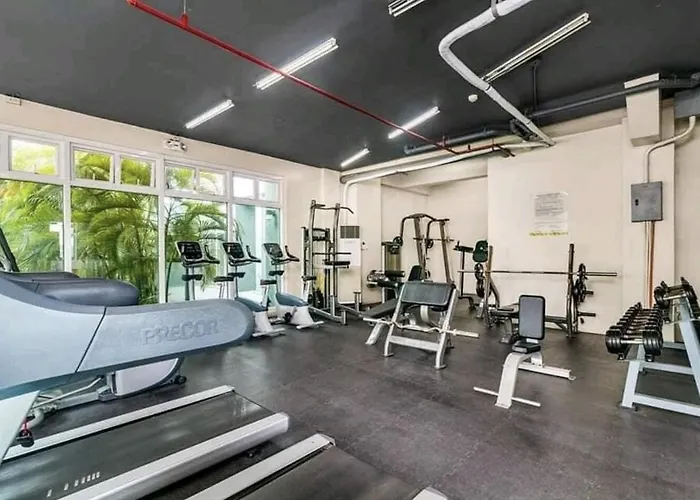 Aparthotel Group-friendly With Mall Access 4*