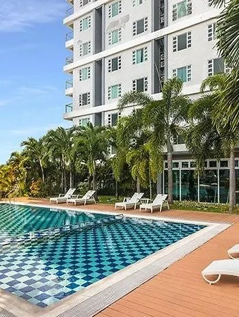 Aparthotel Group-friendly With Mall Access 4*